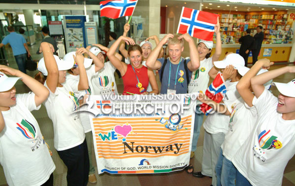"WE♡Norway" 노르웨이 선수들을 위해 환송식을 준비한 서포터즈.